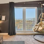 Edinburgh, 2Bed Apt, Sea View Leisure or Business